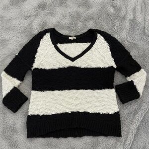 Free People Women’s Black White Striped V-Neck Sweater - Size M
 b83